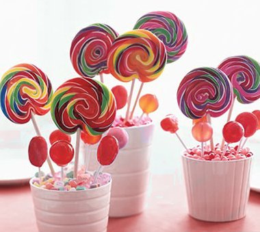 Birthday decoration ideas - Candy centrepieces